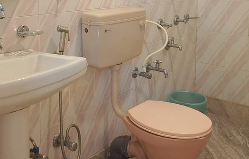 Yamphung 3 Bed Sharing Room