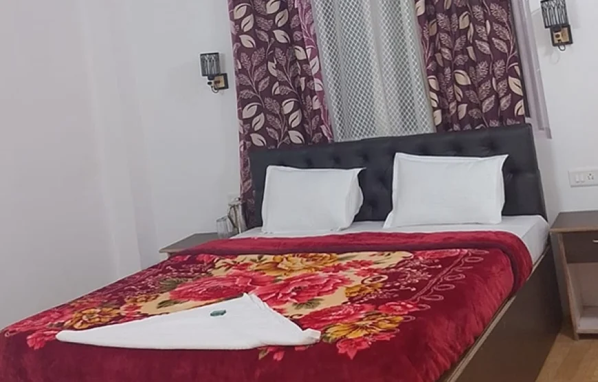 Yamphung 3 Bed Sharing Room